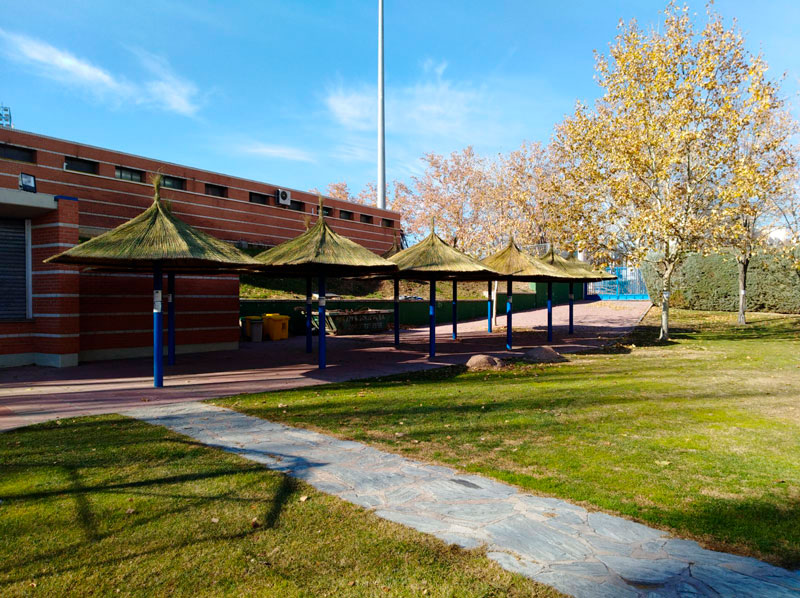 Rehabilitación de Sombrillas en Polideportivo de Madrid