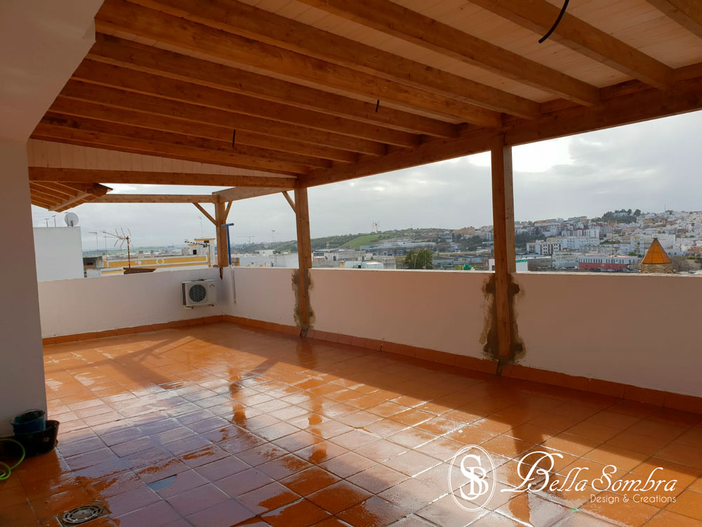 Cerramiento de madera de ático en Chiclana