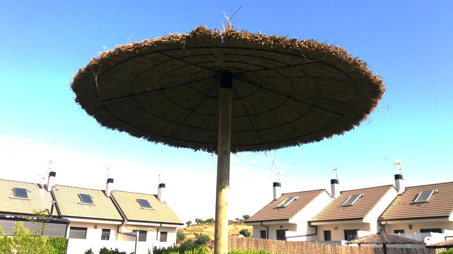 Instalación Sombrillas de Brezo de 2,40 metros en Madrid