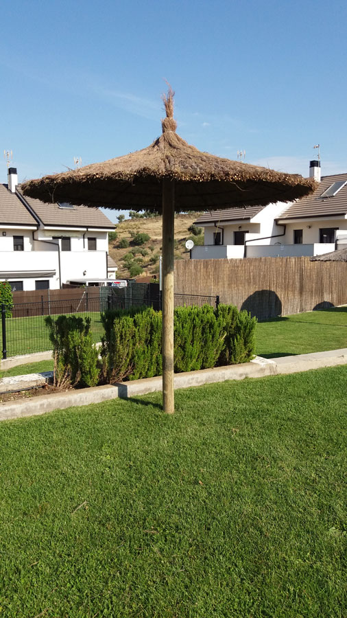 Instalación Sombrillas de Brezo de 2,40 metros en Madrid