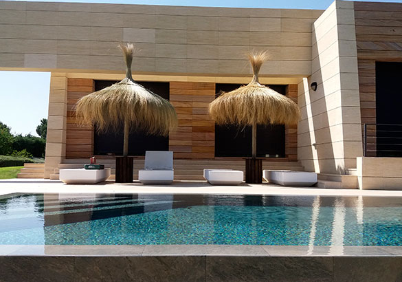 Sombrillas de Carrixt en Chalet de un jugador del Real Madrid